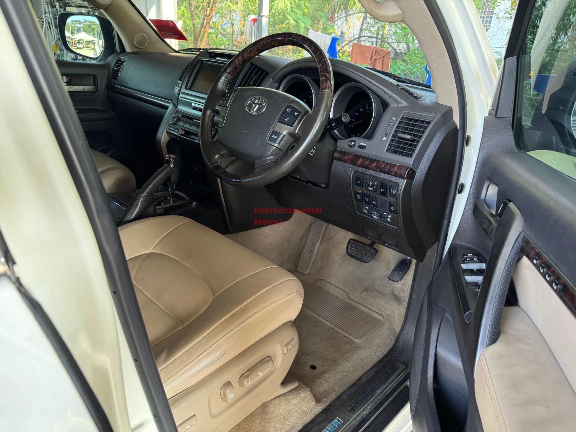 2011 Toyota Land Cruiser 4.6 ZX (A) image thumbnail 12