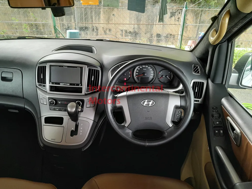2016 Hyundai Grand Starex Royale 2.5 (A) image thumbnail 18