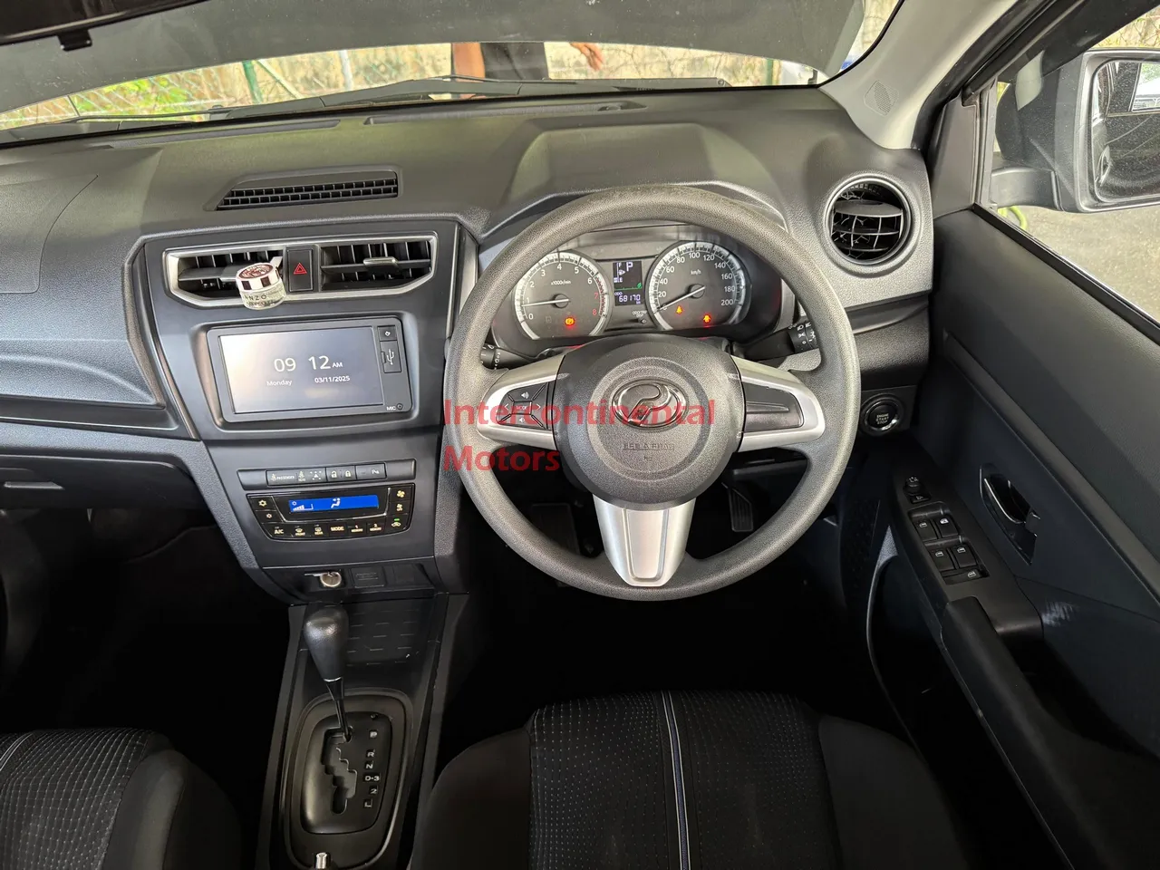 Thumbnail 10 of 2019 Perodua Aruz 1.5 X image