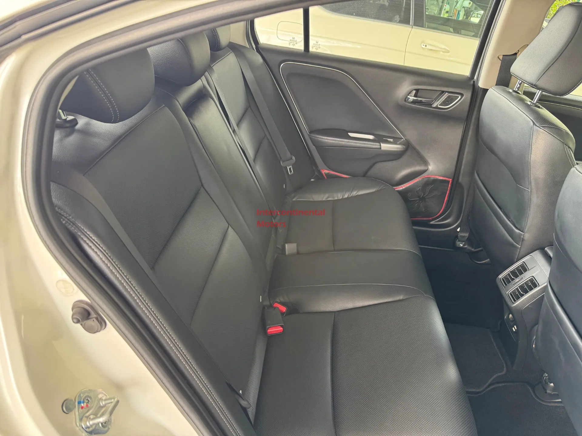 2018 Honda City 1.5 V thumbnail 8