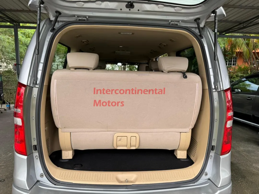 Thumbnail 12 of 2014 Hyundai Grand Starex Royale 2.5 image