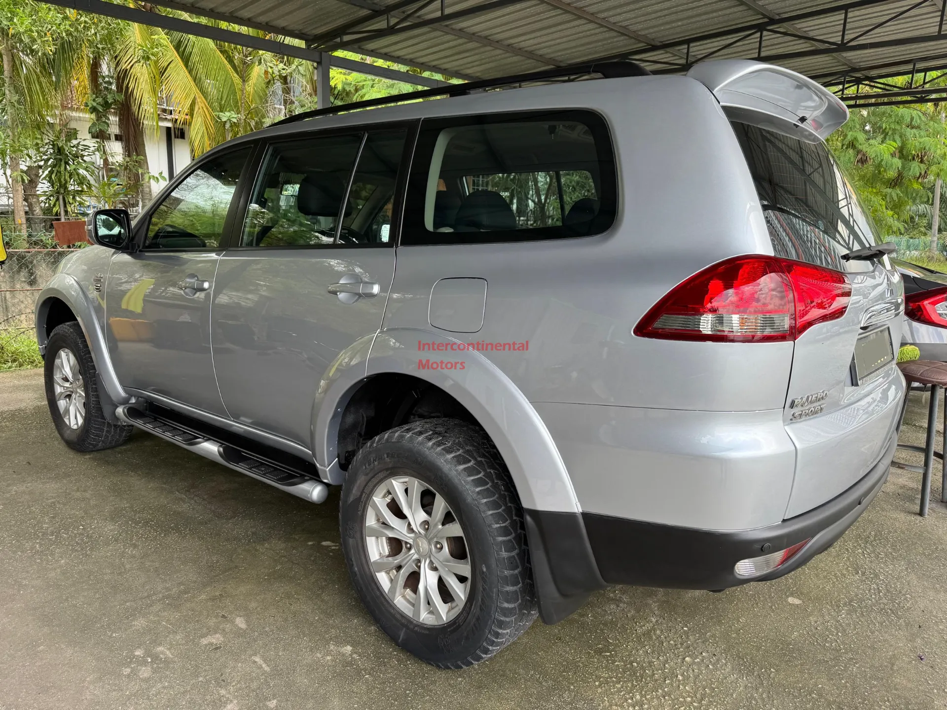 2013 Mitsubishi Pajero Sport 2.5 VGT thumbnail 4