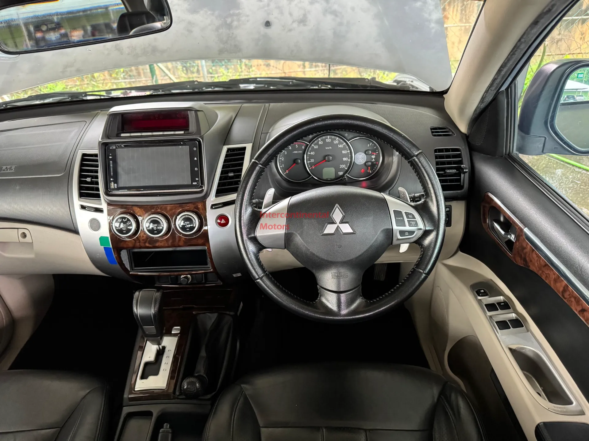 2013 Mitsubishi Pajero Sport 2.5 VGT thumbnail 12
