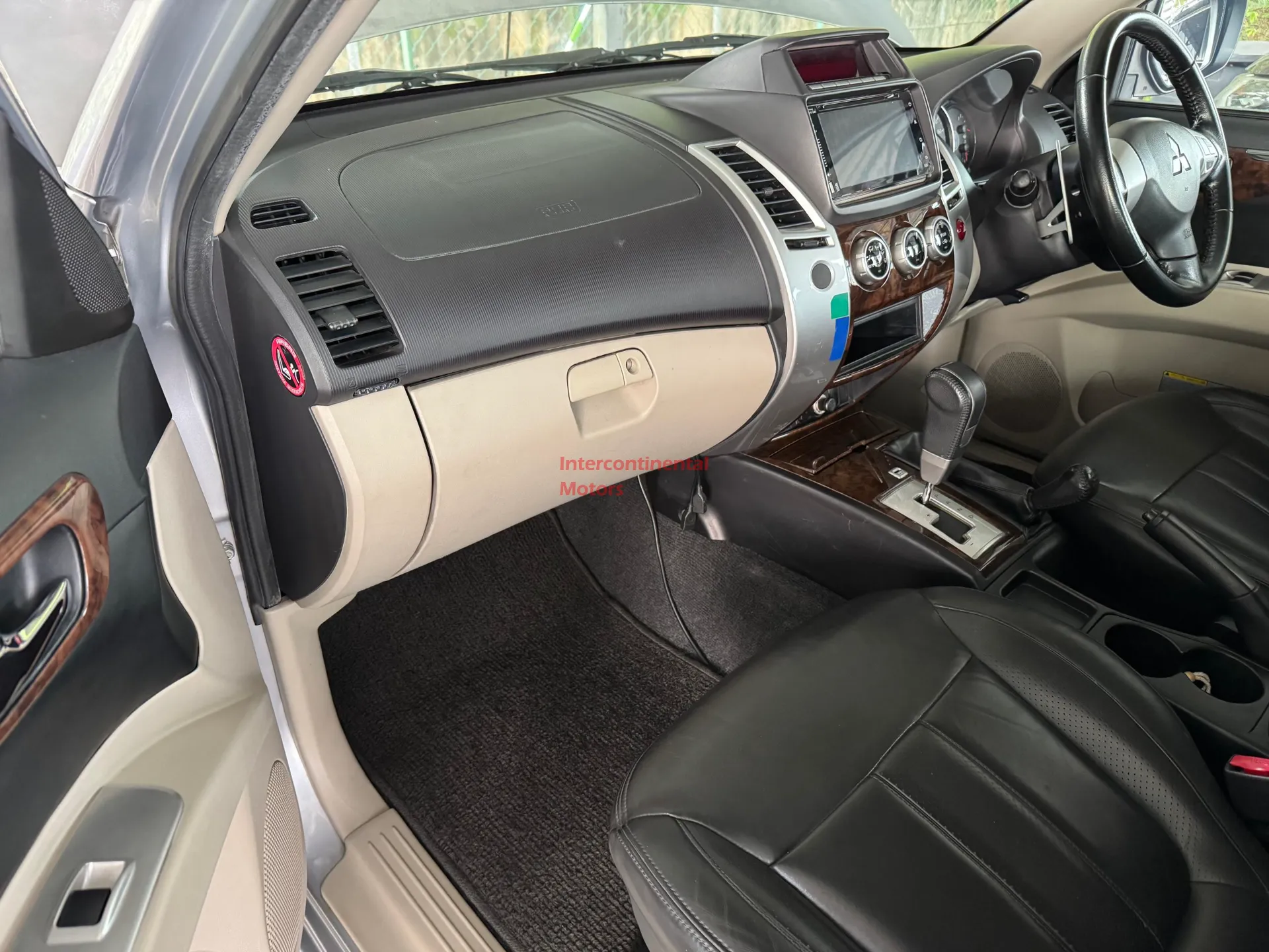 2013 Mitsubishi Pajero Sport 2.5 VGT thumbnail 15