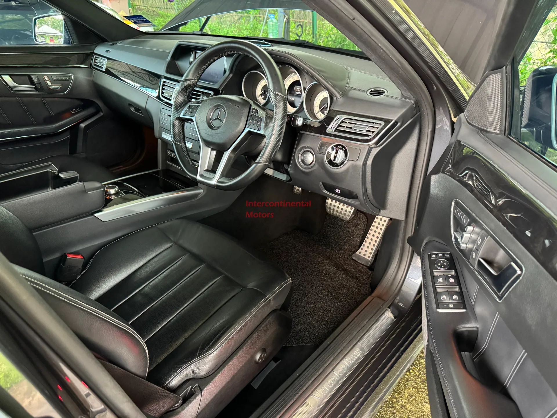 2016 Mercedes-Benz E250 2.0 Edition E thumbnail 9