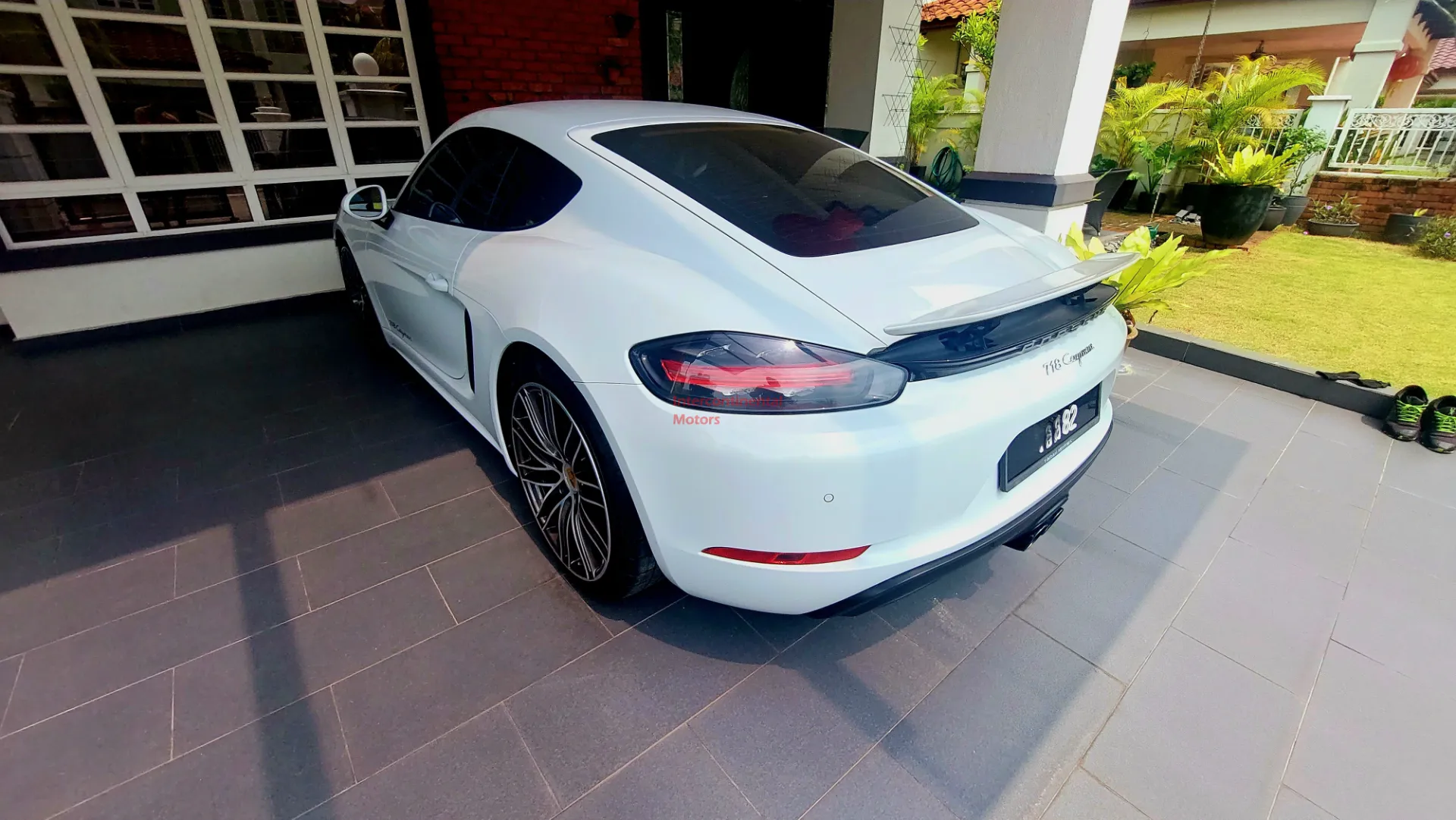 2018 Porsche 718 Cayman 2.0 thumbnail 3
