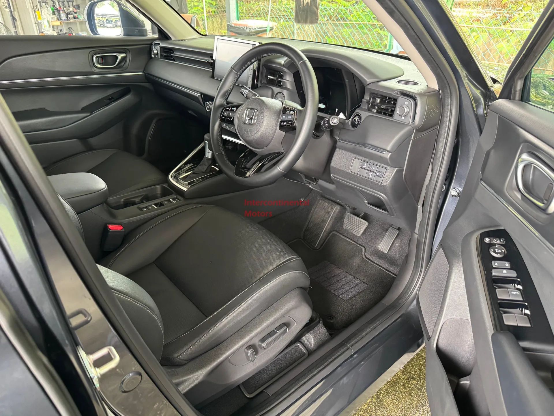 2025 Honda HR-V 1.5T V thumbnail 8