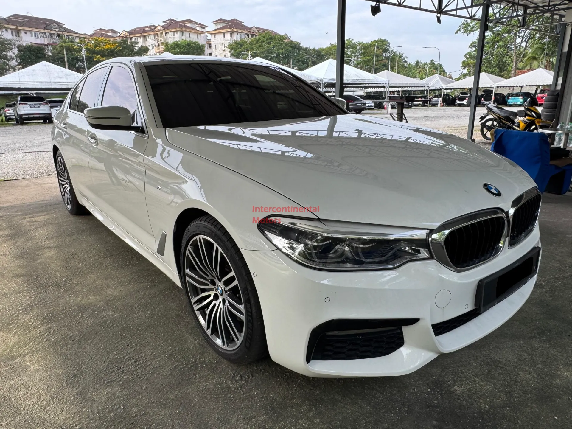 2017 BMW 530i 2.0 M Sport thumbnail 2