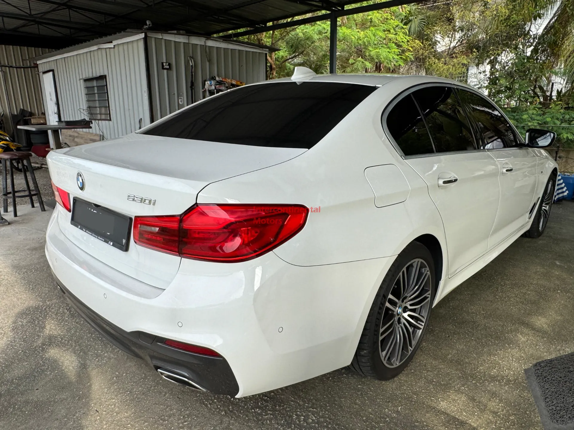 2017 BMW 530i 2.0 M Sport thumbnail 6