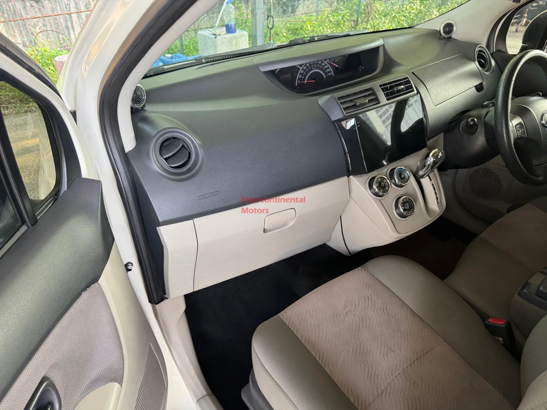 2016 Perodua Alza EZ 1.5 thumbnail 17