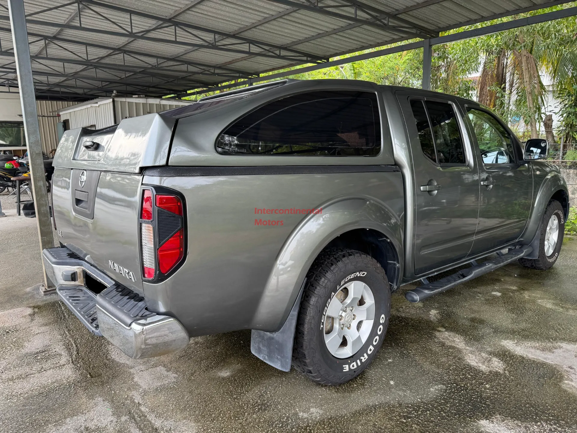 2013 Nissan Navara 2.5 4x4 LE thumbnail 4