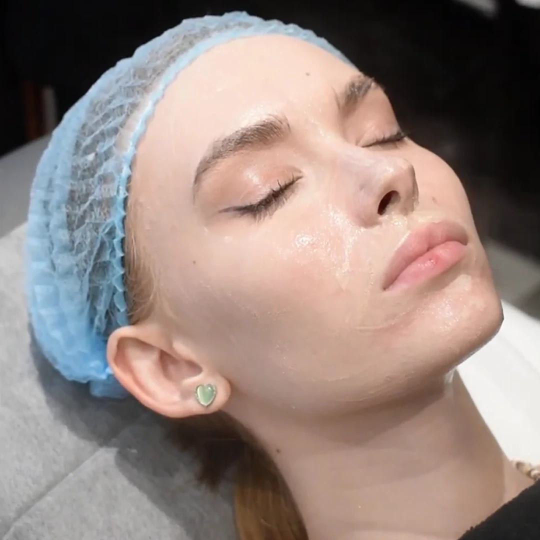 Iconique Hydrafacial Deluxe Brightening