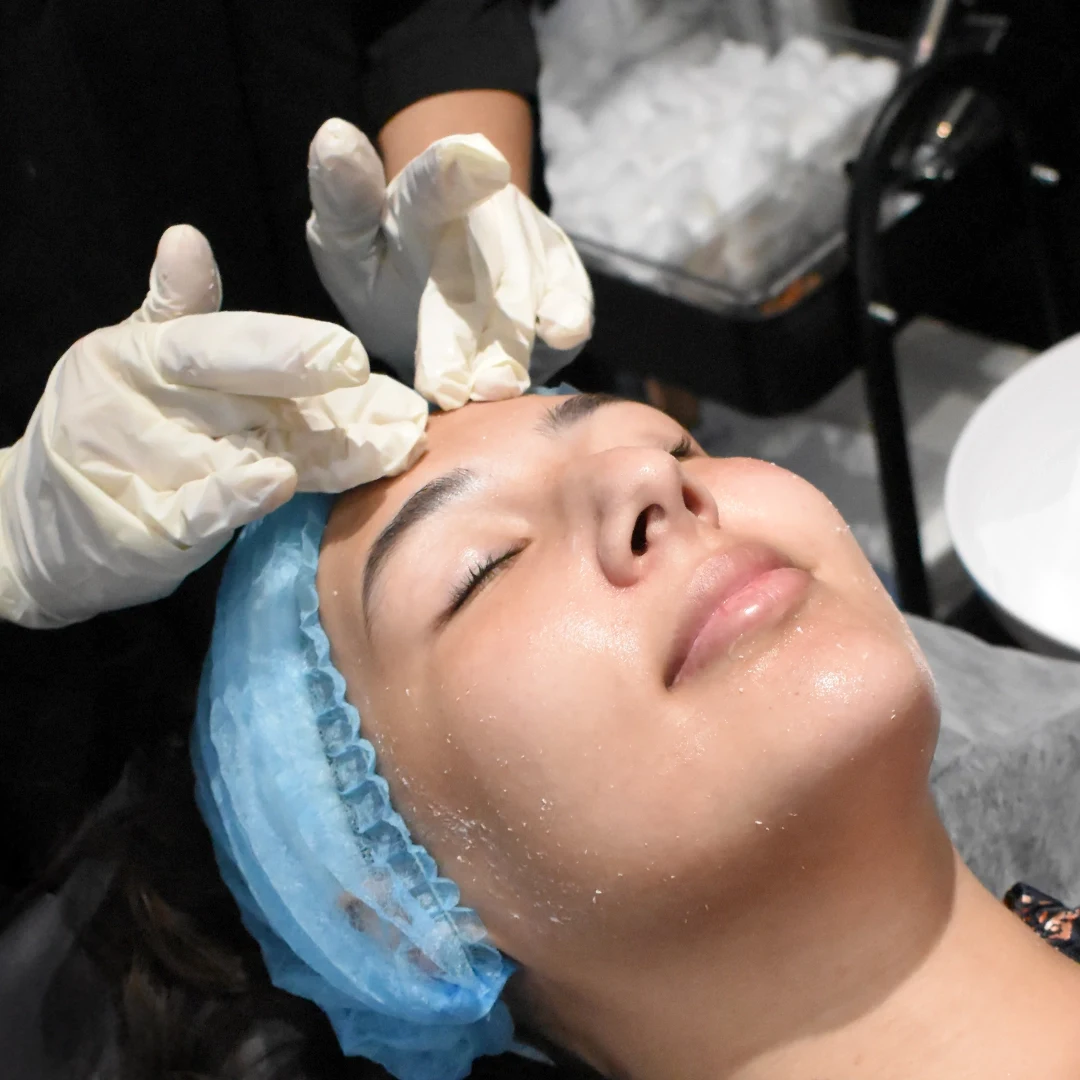 Iconique Hydrafacial Detox Therapy
