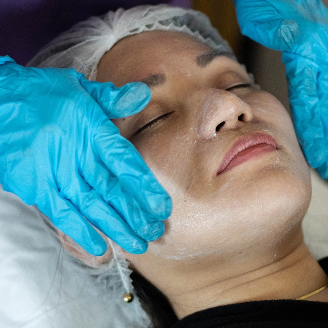 Iconique Hydrafacial Red Carpet Glow