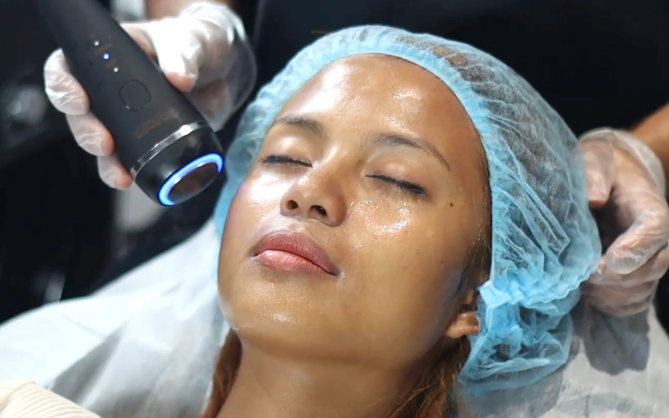 HYDRAFACIAL GOLD THERAPY