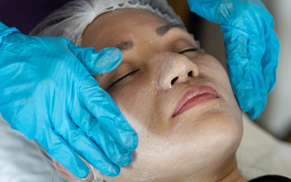 HYDRAFACIAL RED CARPET GLOW
