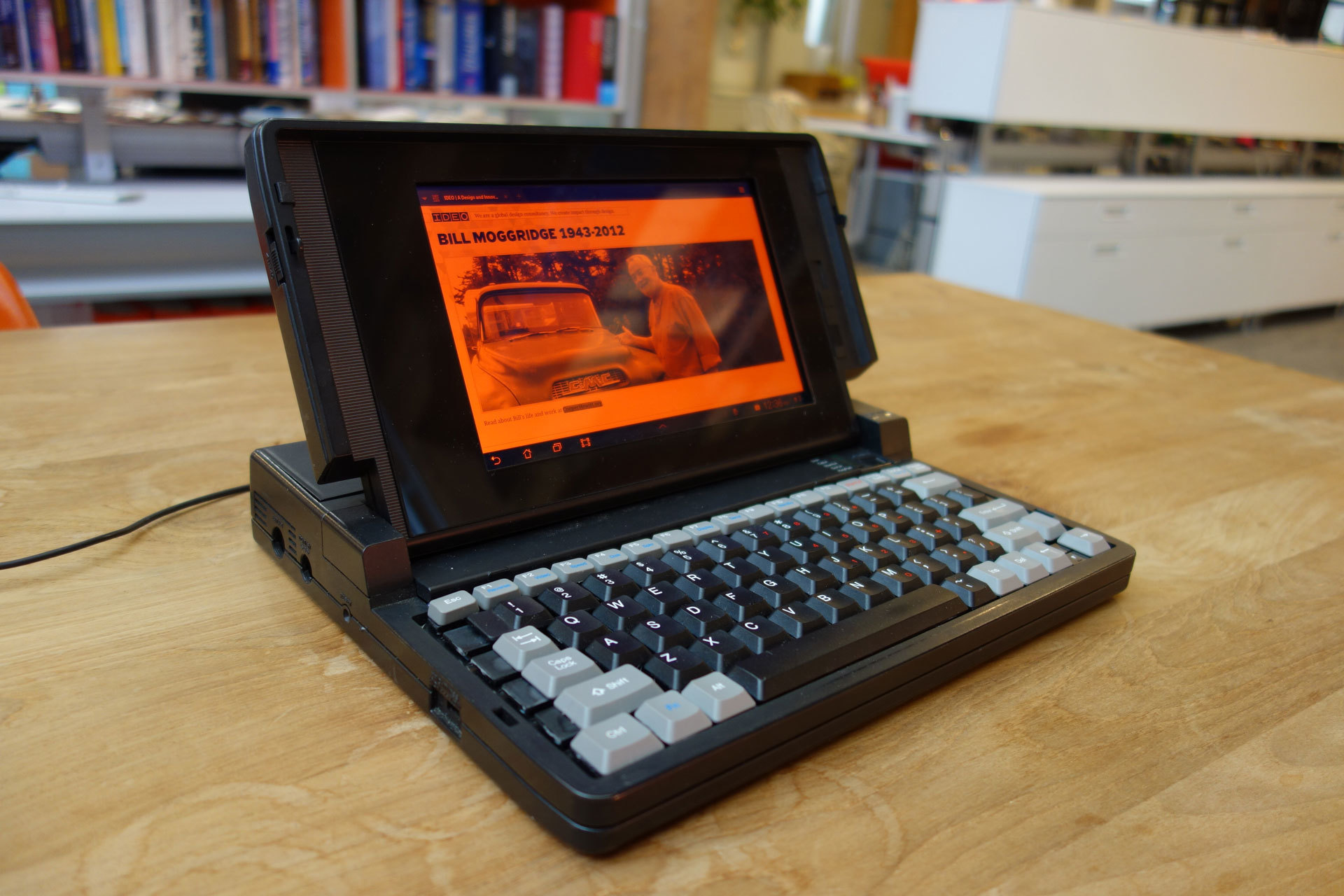 Tribute to Bill Moggridge: GRiD Laptop For Sharing Stories