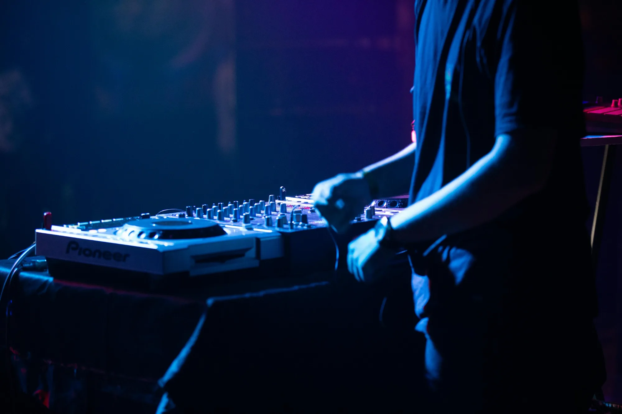 The Sonic Architect: Crafting the Perfect Vibe in Resto Clubs