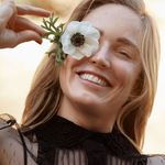 Caity Lotz Instagram profile photo