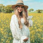Zoe Sugg Instagram profile photo
