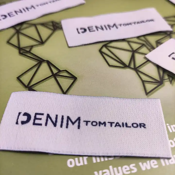 Fashion Free Sample New Design Woven Private White Labels Clothing Manufacturer Made In Turkey Cotton Custom Clothes Label