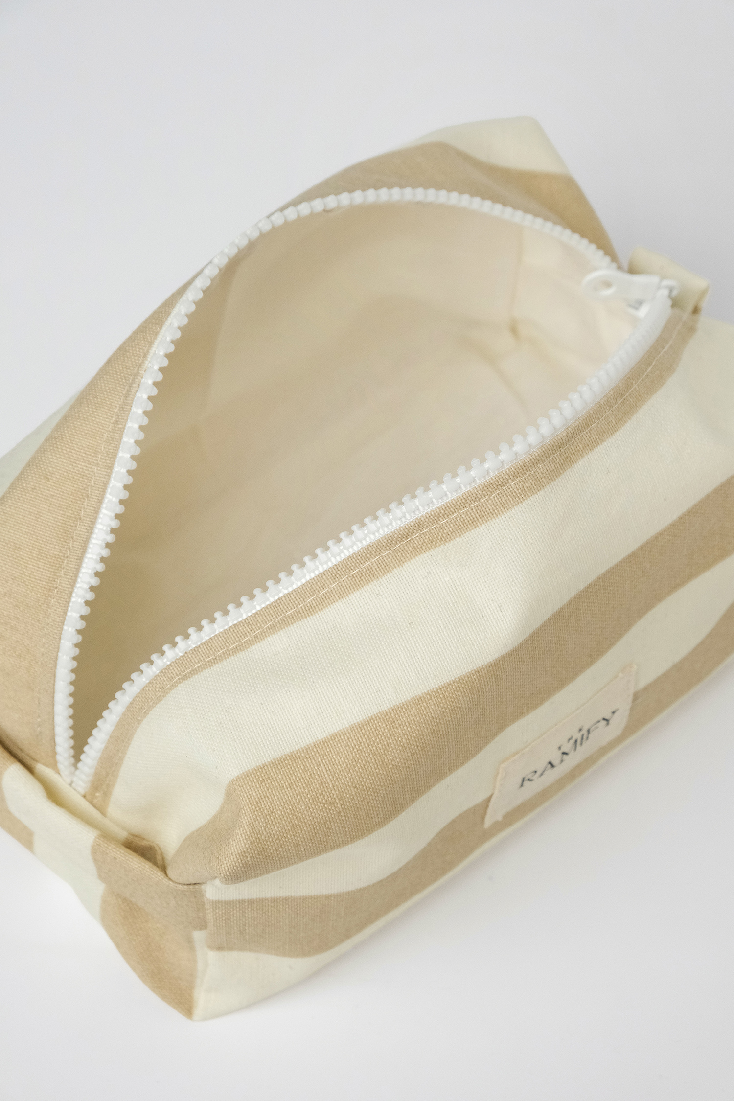 Custom Duck Fabric Cosmetic Bag Manufacturer | Wholesale Makeup Pouch | Private Label Travel Bag