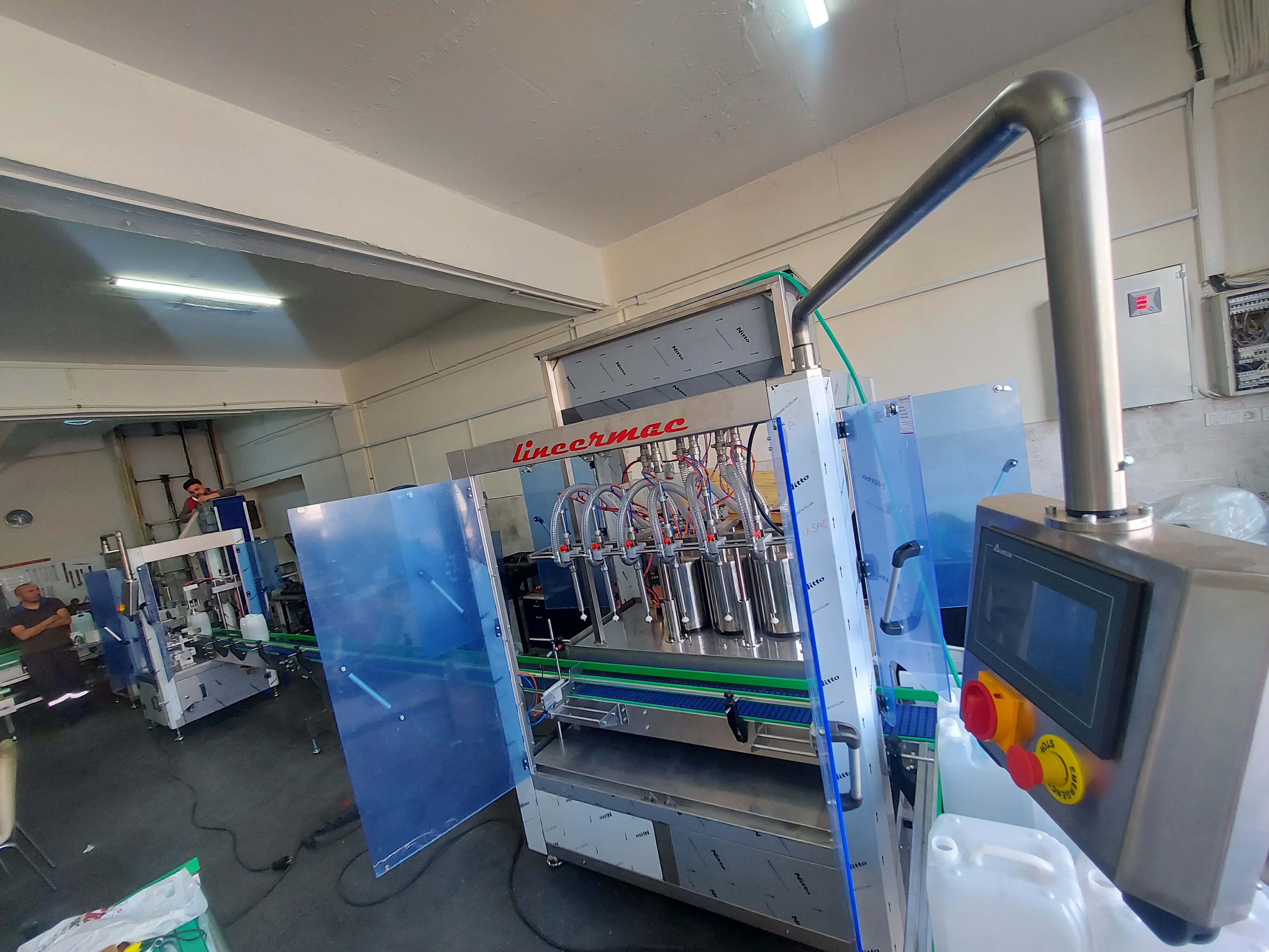 Adblue or anrifiriz 5lt-10lt 6 nozzles liquid filling machine line