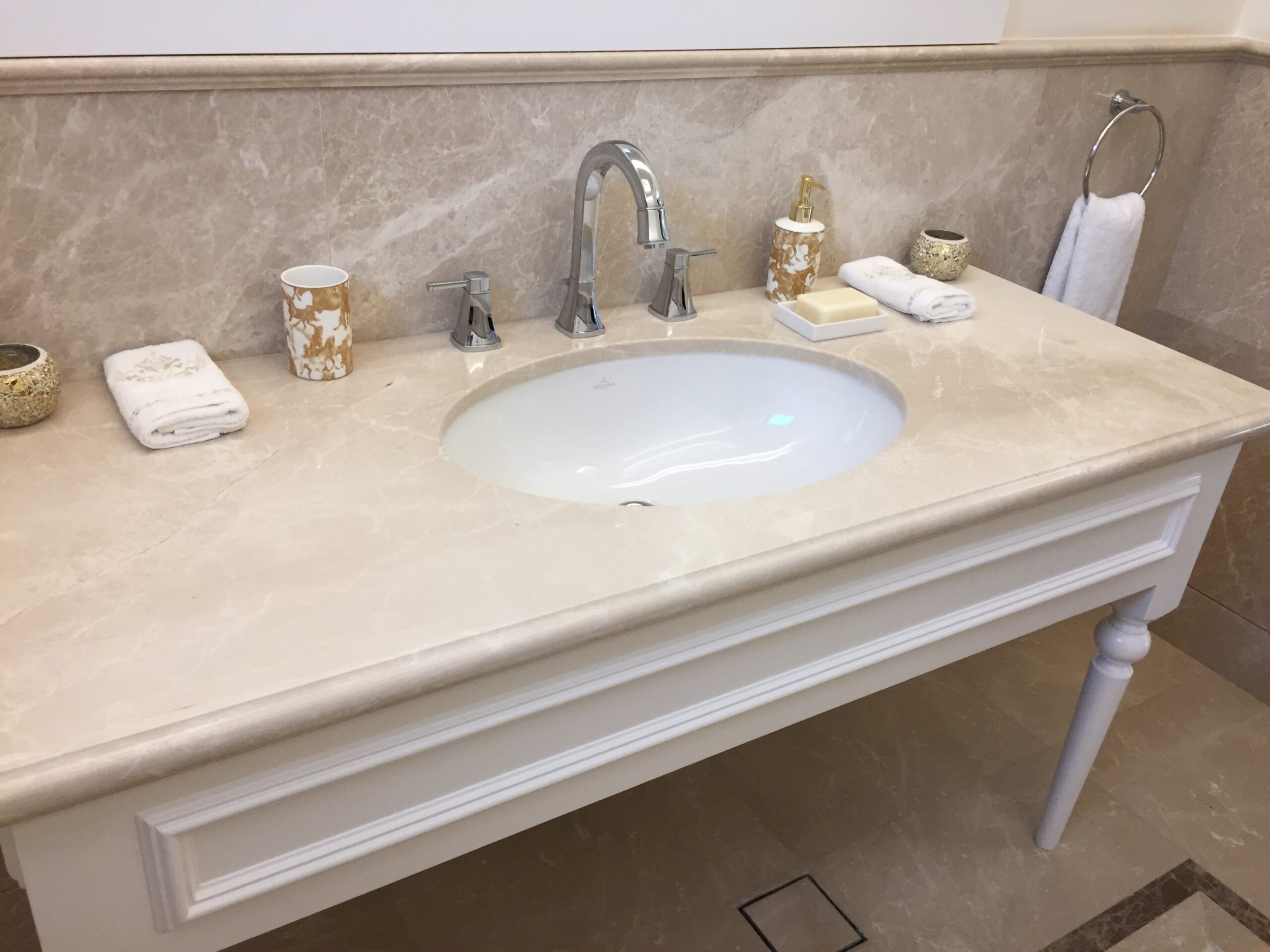 Master Bath — Travertine