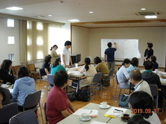 各事業所の参加者による意見交換の様子