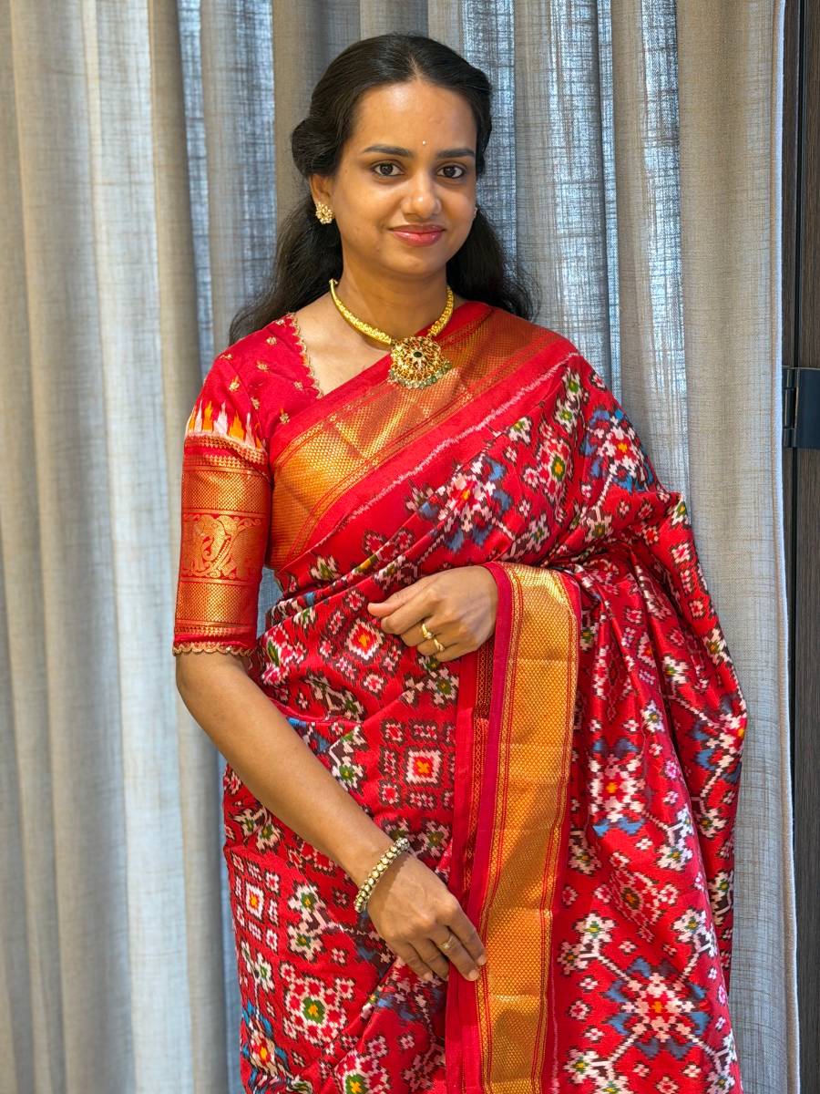Red Ikat Navarathna Saree