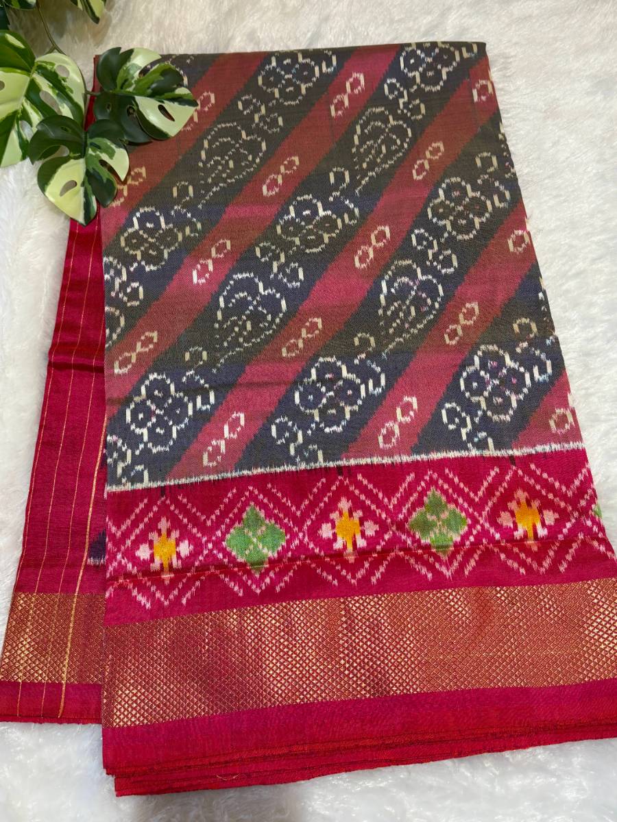Charcoal Rose Paisley