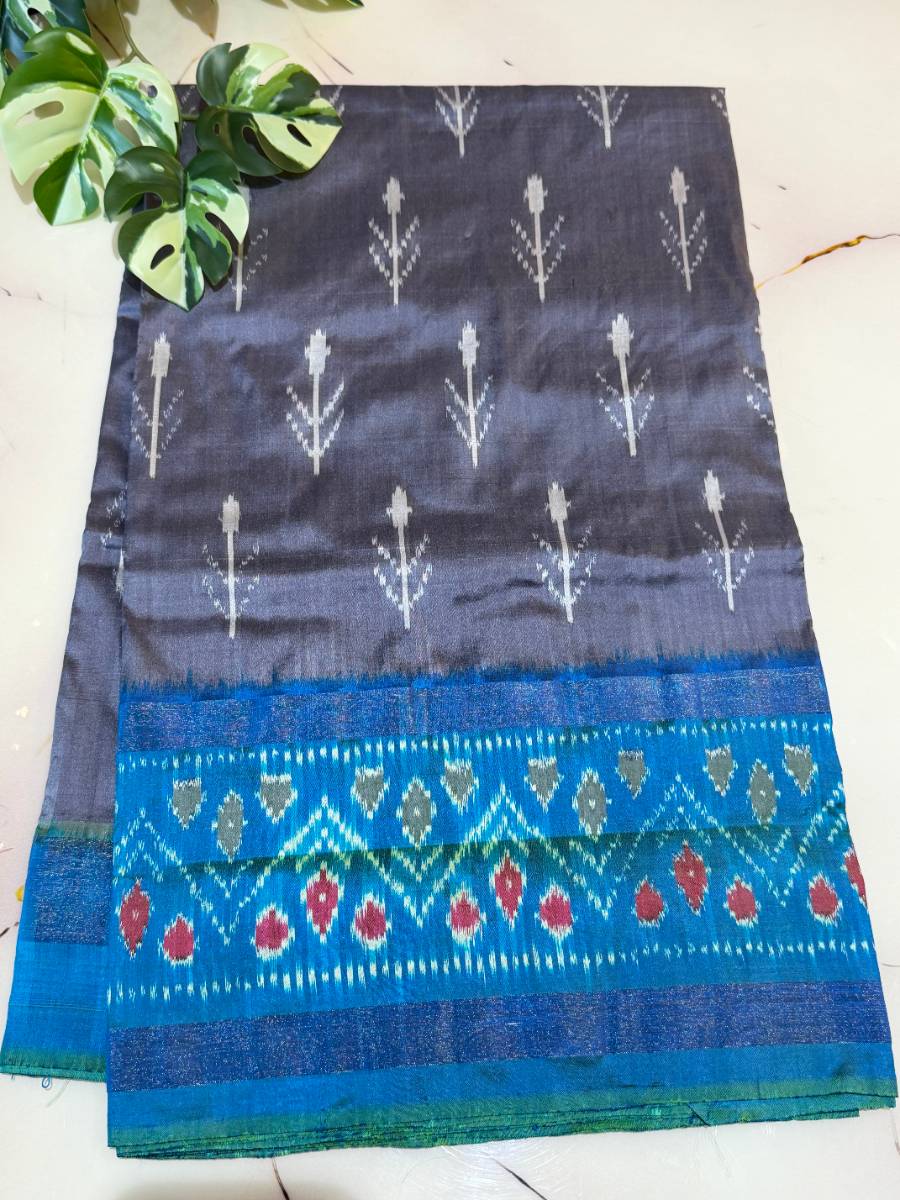 Amethyst Ivory Bold Geometric Ikat Silk Saree