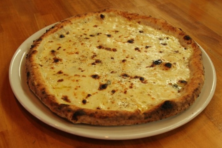 4種のチーズ ピッツァ（トマトソース無し）