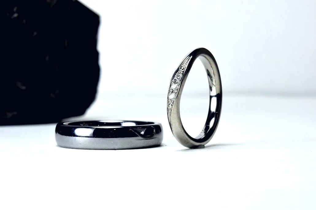 黒のタンタル＆ジルコニウムダイヤ入り結婚指輪