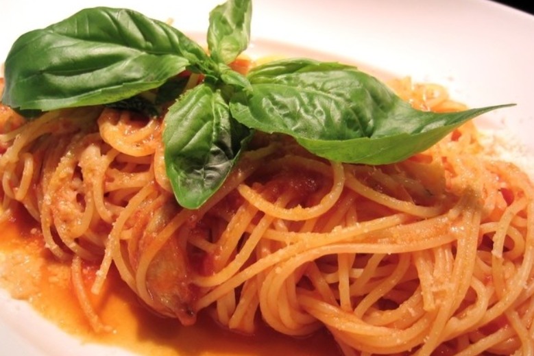 シンプルなトマトソースのスパゲティ