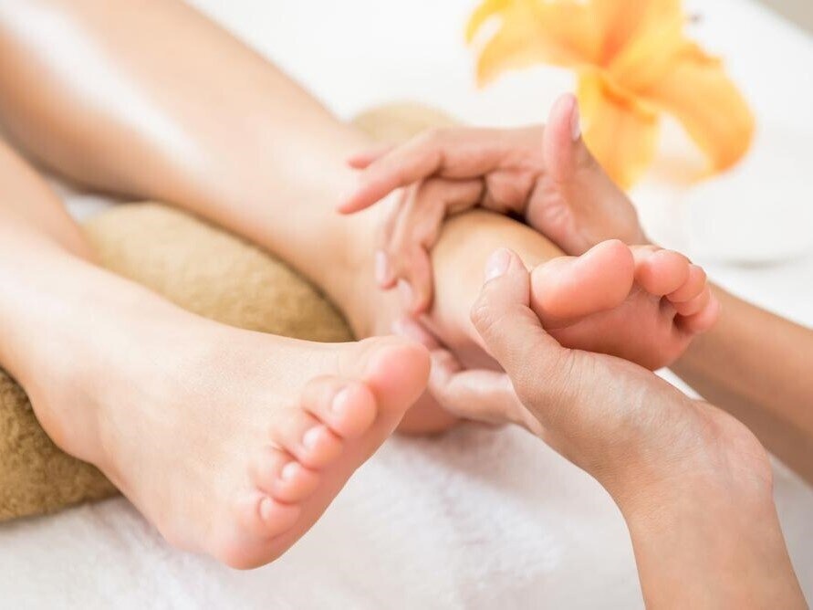 熟練の施術者による本格足つぼ