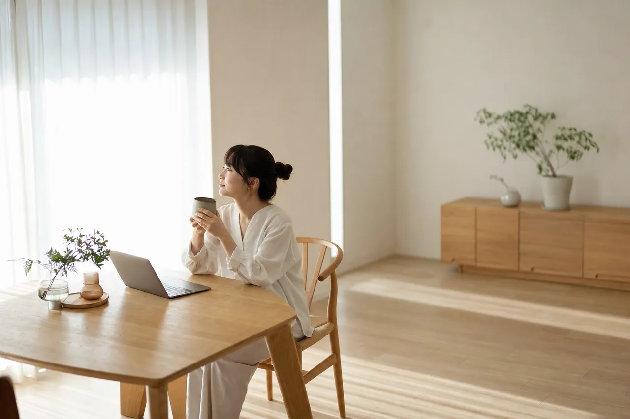 心の健康を整える時間 0372。健康・医療をテーマにした、広告・Web・記事制作に使いやすい素材です。