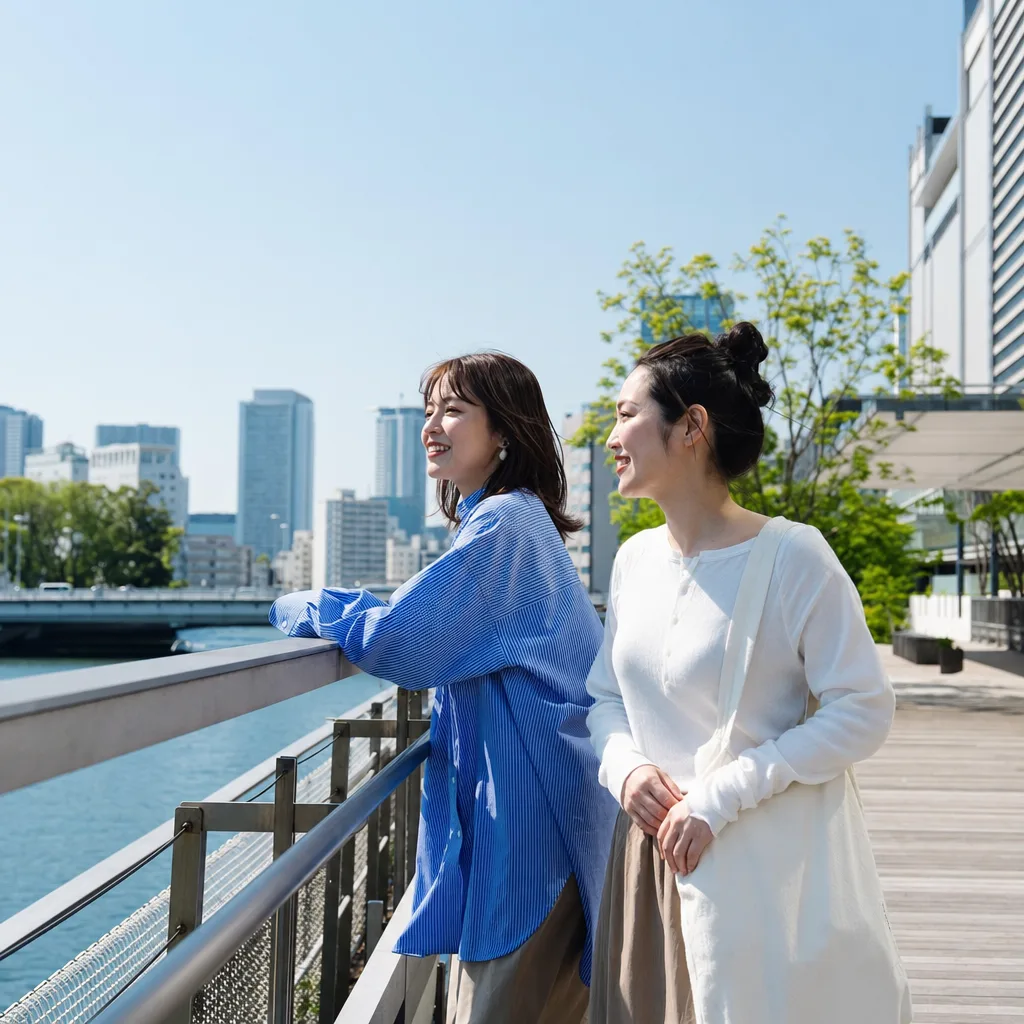 友人と過ごす穏やかな午後 0559。ライフスタイルをテーマにした、広告・Web・記事制作に使いやすい素材です。