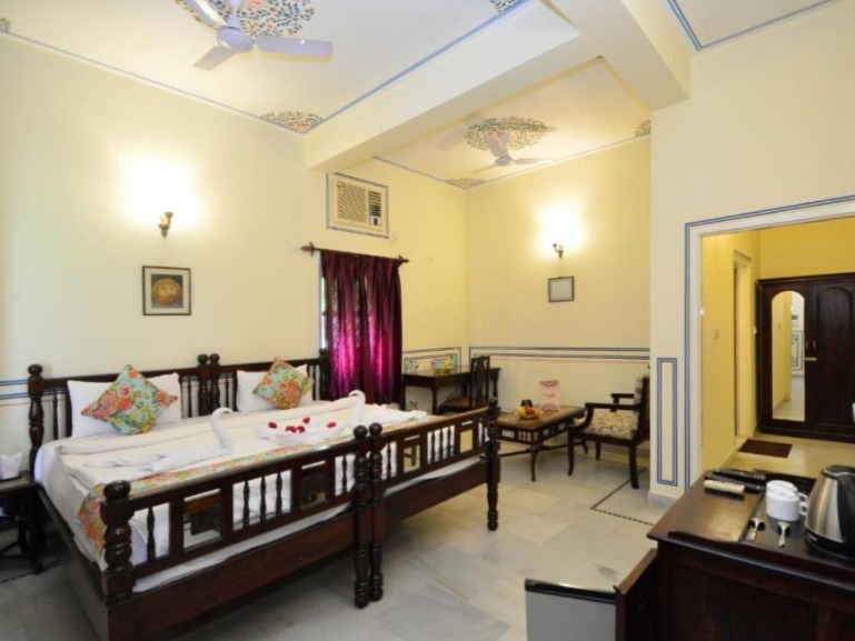 Mahal Khandela
