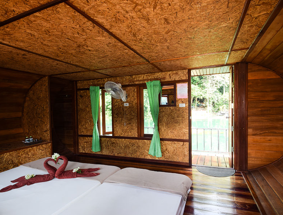 Phutawan Raft House