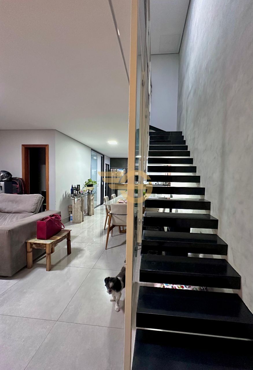 Foto de Casa Geminada à Venda no Iguaçu – 3 Quartos, Ar Condicio...