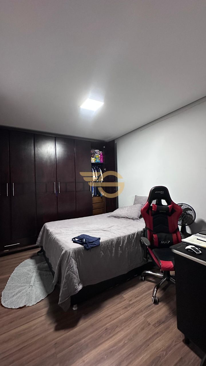 Foto de Casa Geminada à Venda no Iguaçu – 3 Quartos, Ar Condicio...
