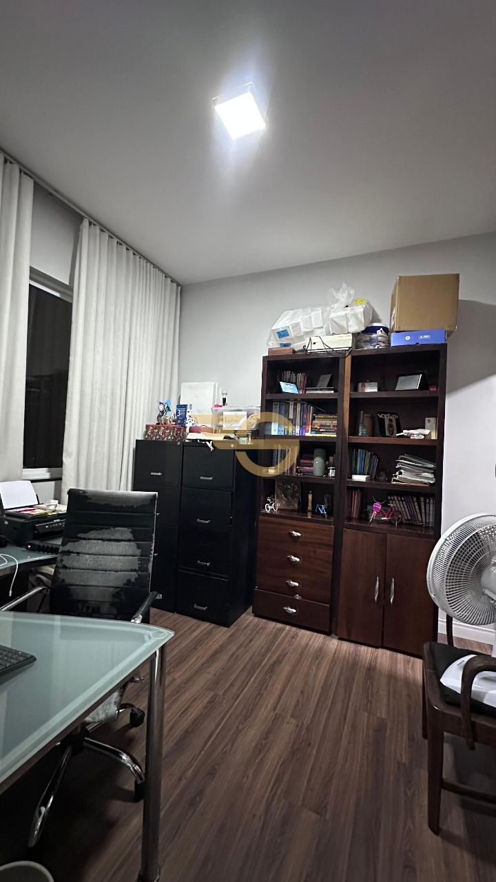Foto de Casa Geminada à Venda no Iguaçu – 3 Quartos, Ar Condicio...