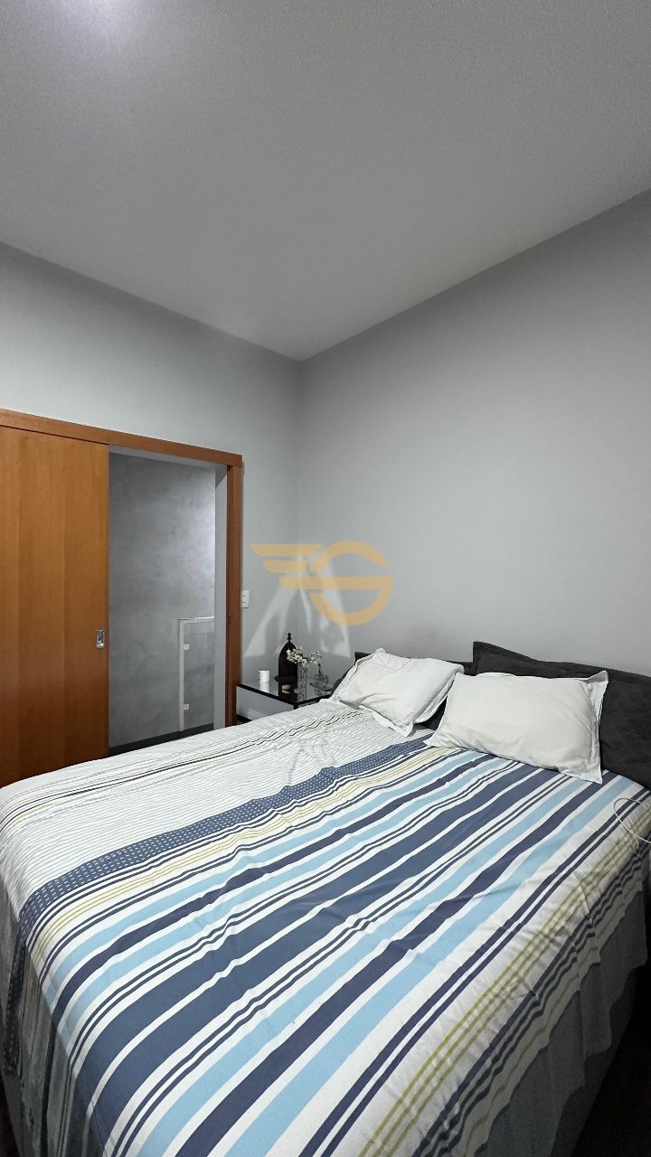 Foto de Casa Geminada à Venda no Iguaçu – 3 Quartos, Ar Condicio...