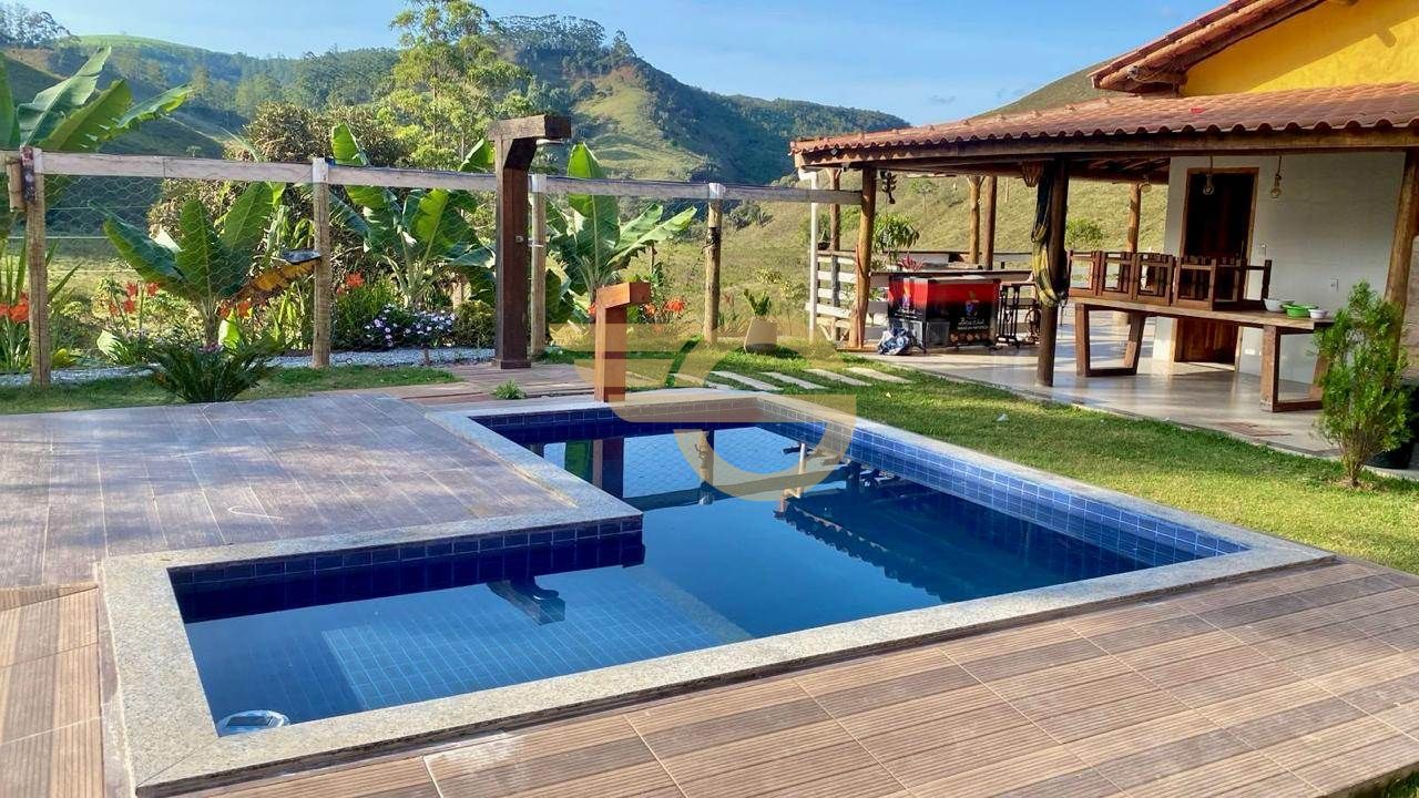 Foto de Sítio/chácara à Venda no Ipaneminha - 2 Quartos, Piscina e 2 Vagas