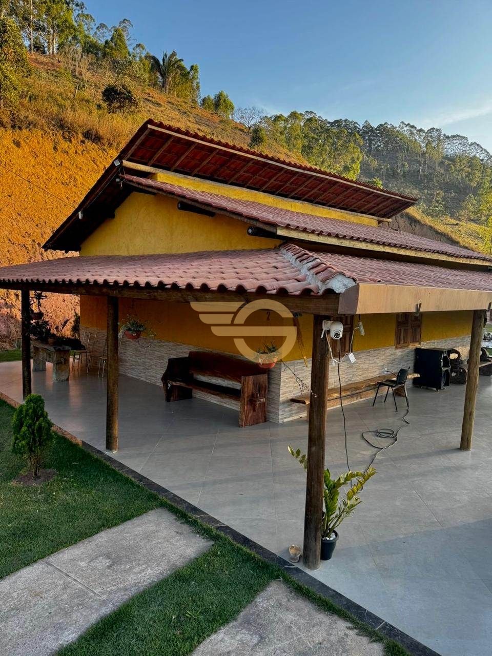 Foto de Sítio/chácara à Venda no Ipaneminha - 2 Quartos, Piscina e 2 Vagas