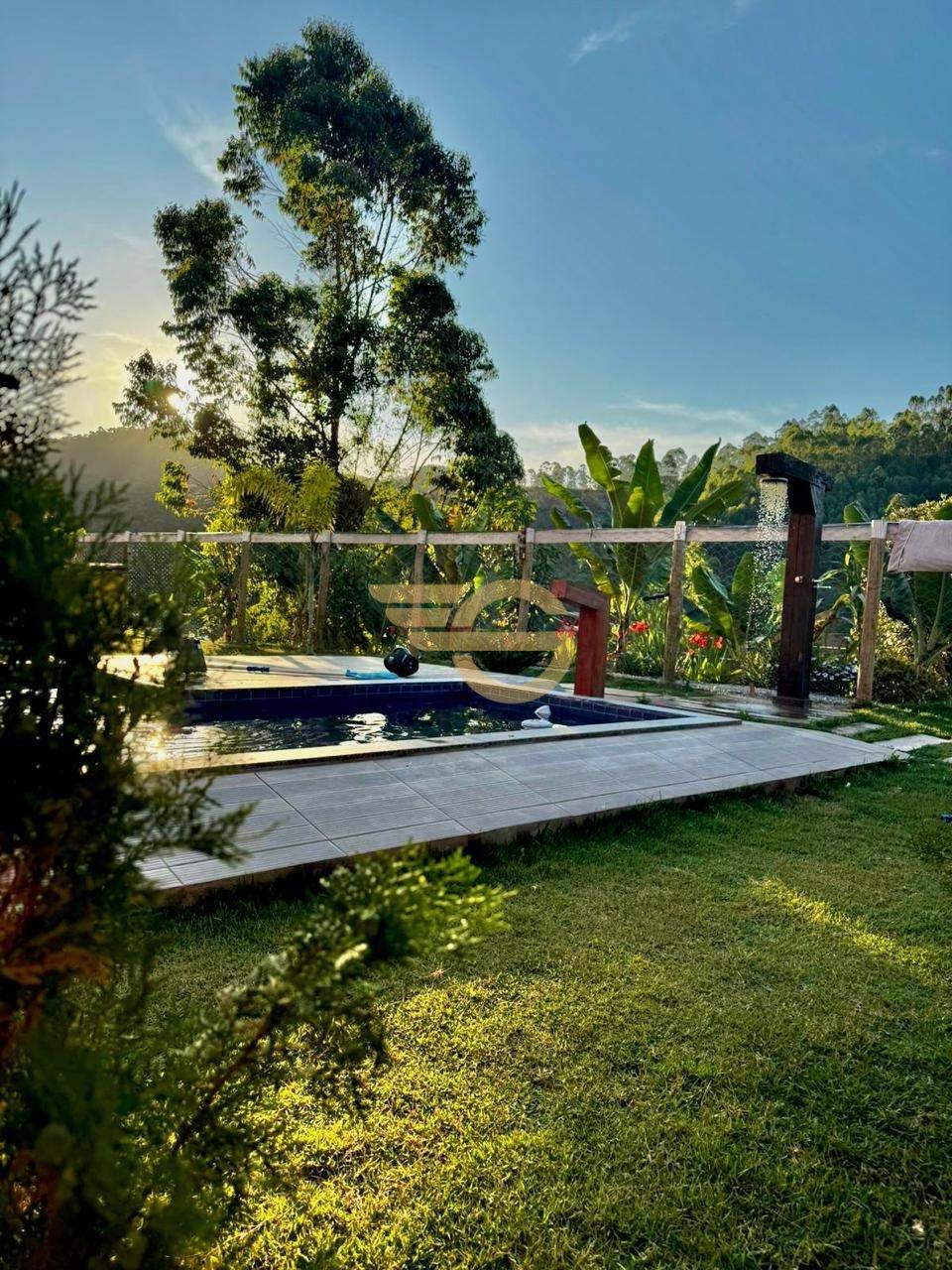 Foto de Sítio/chácara à Venda no Ipaneminha - 2 Quartos, Piscina e 2 Vagas