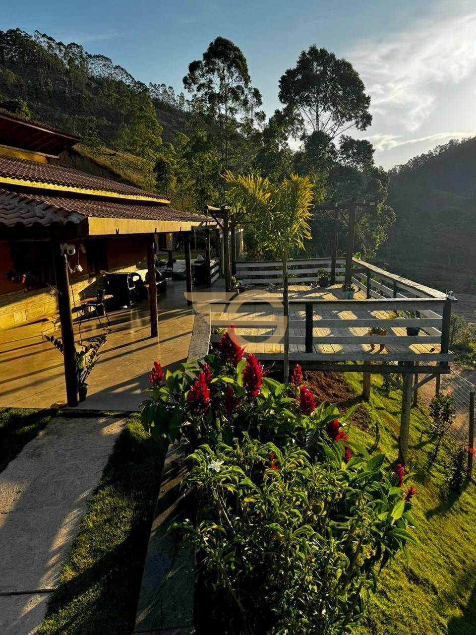 Foto de Sítio/chácara à Venda no Ipaneminha - 2 Quartos, Piscina e 2 Vagas