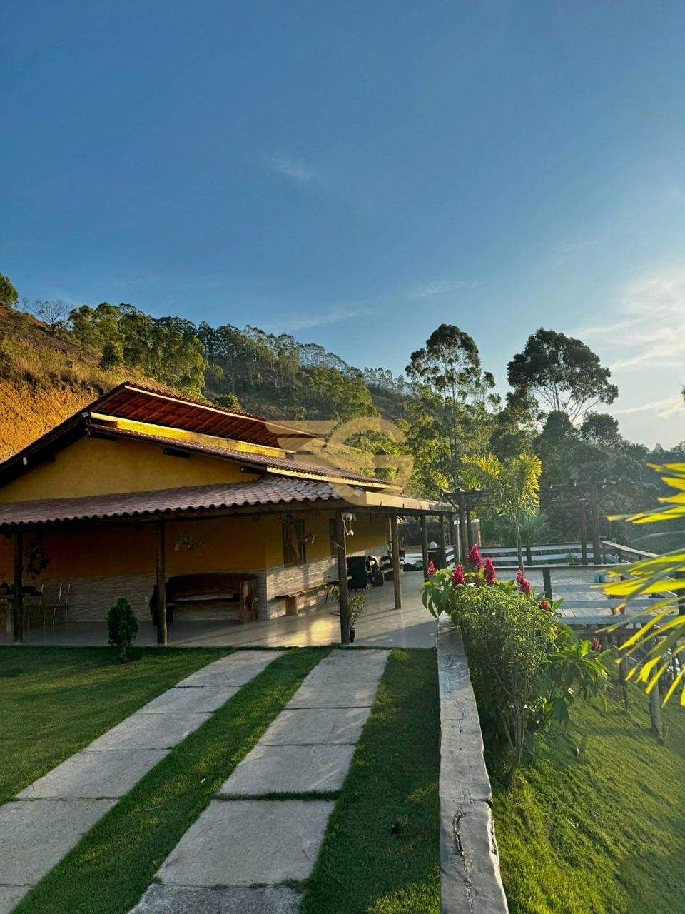 Foto de Sítio/chácara à Venda no Ipaneminha - 2 Quartos, Piscina e 2 Vagas