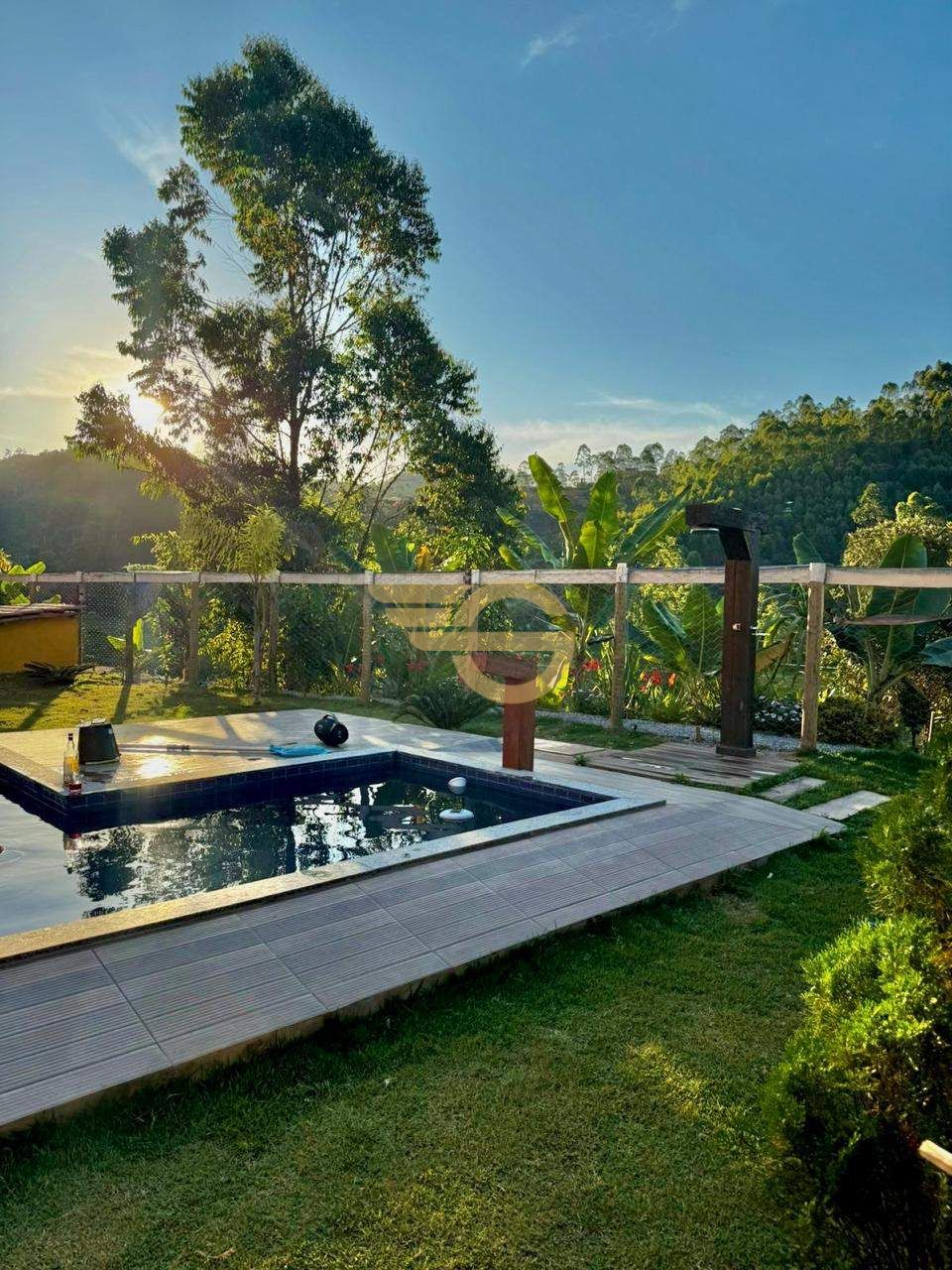 Foto de Sítio/chácara à Venda no Ipaneminha - 2 Quartos, Piscina e 2 Vagas
